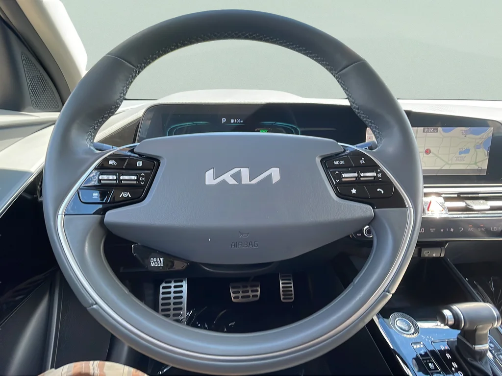 Certified Used 2023 Steel Gray Kia SX Touring image 27