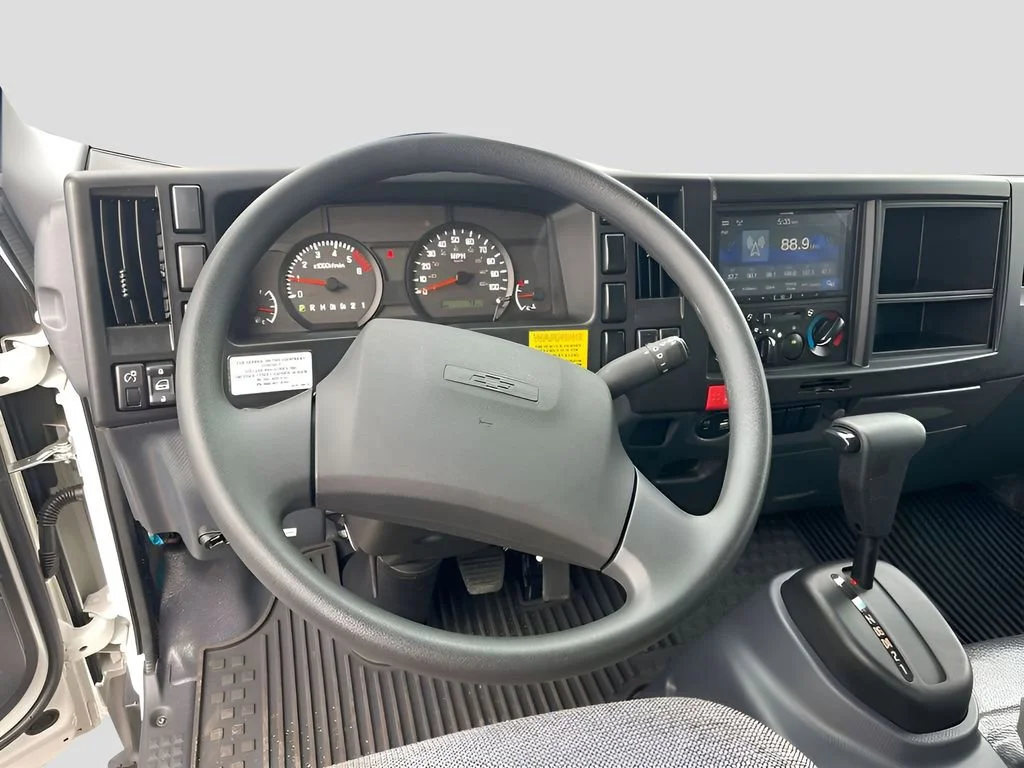 Used 2024 Arc White Chevrolet 1WT image 17