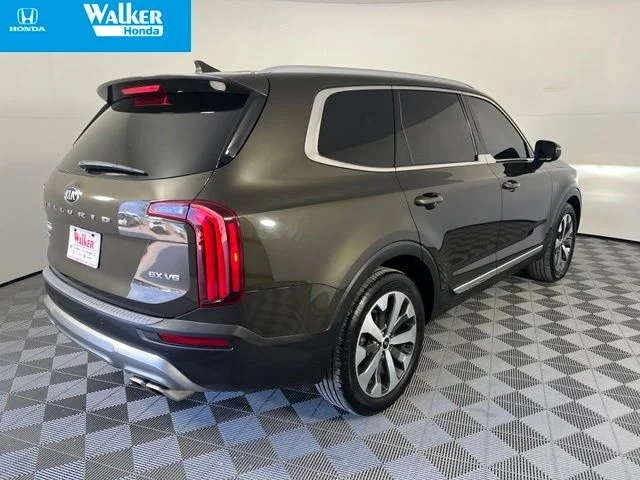 Used 2021 Green Kia EX image 8