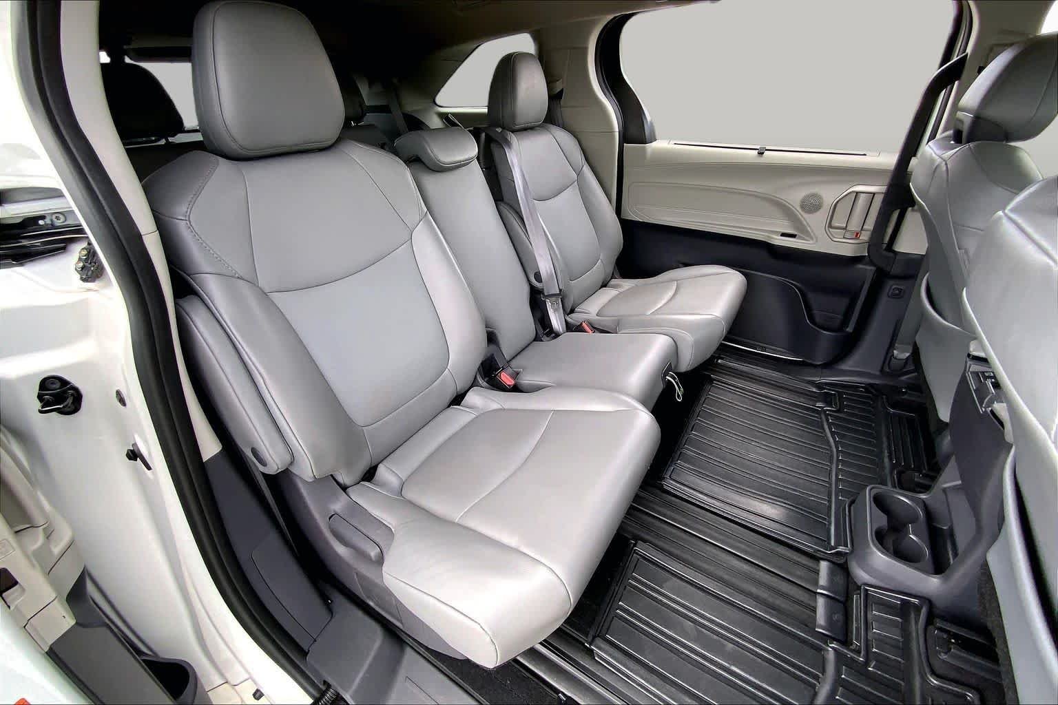 Used 2021 Blizzard Pearl Toyota XLE image 19