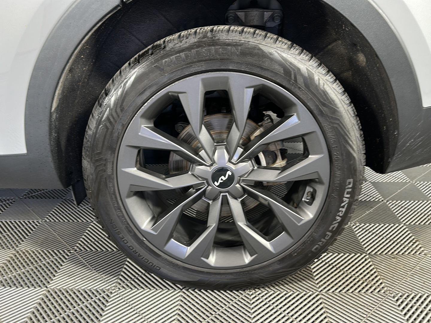 Used 2023 Wolf Gray Kia X-Line EX image 13
