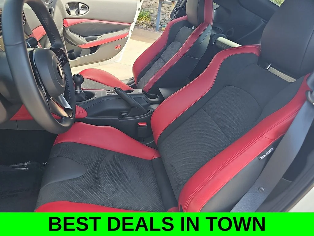 Used 2025 White Nissan Performance image 14