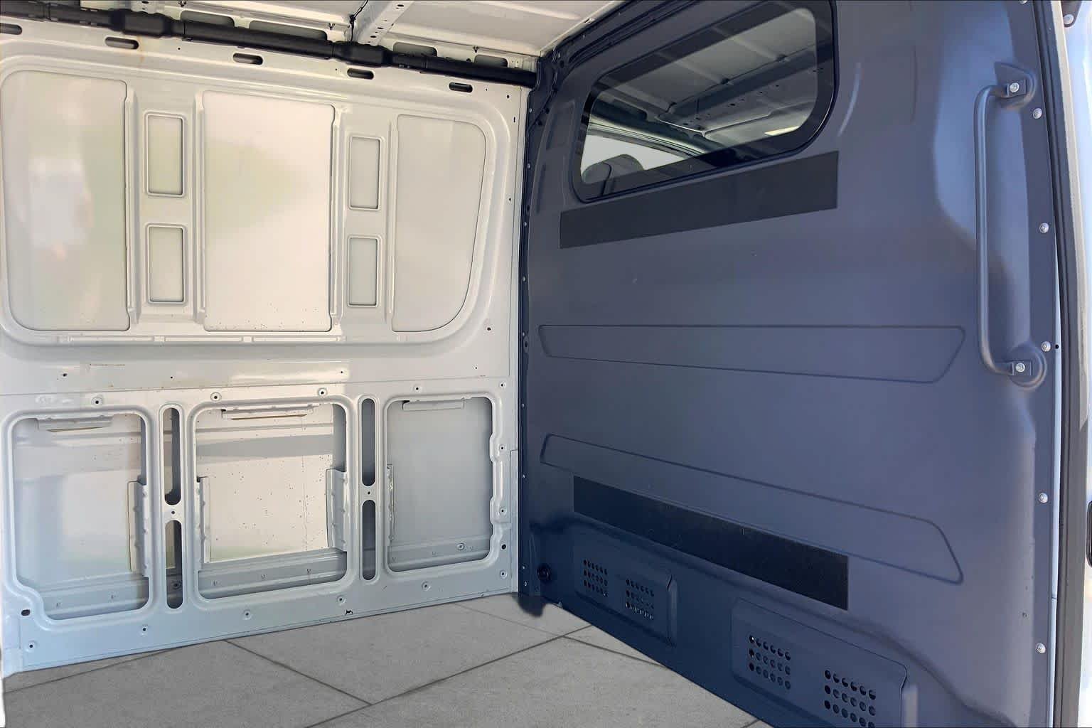 Used 2022 Arctic White Mercedes-Benz  image 21