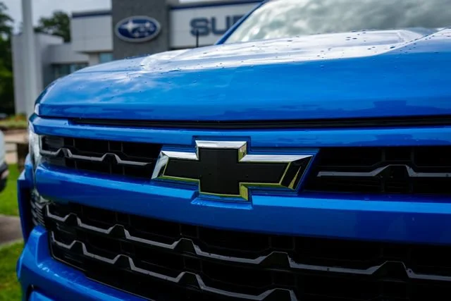 Used 2025 Riptide Blue Metallic Chevrolet RST image 13