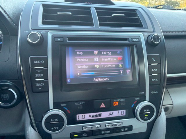 Used 2013 Silver Toyota XLE image 19