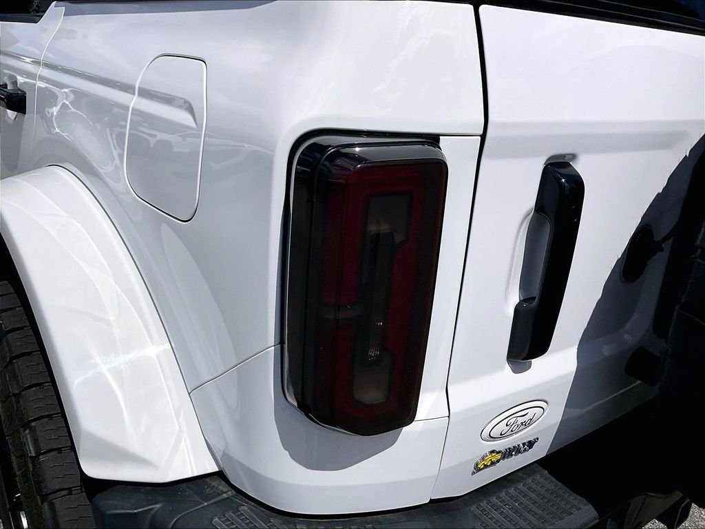 Used 2023 Oxford White Ford Badlands image 29