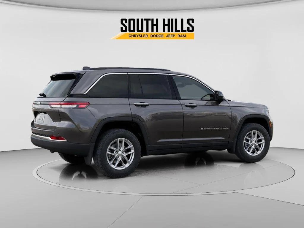 2025 Jeep Grand Cherokee Laredo - Photo 4