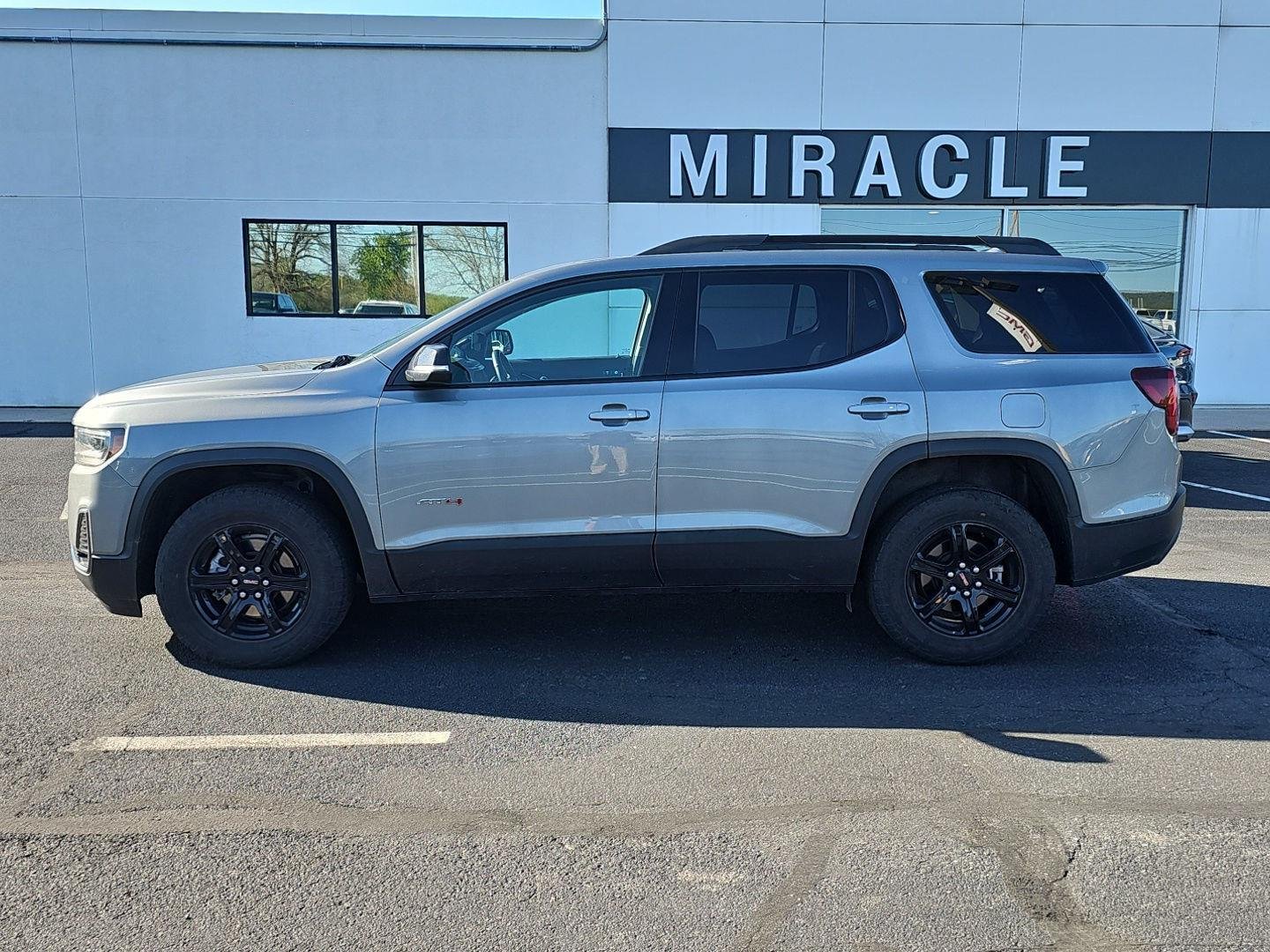 Used 2023 Sterling Metallic GMC AT4 image 4