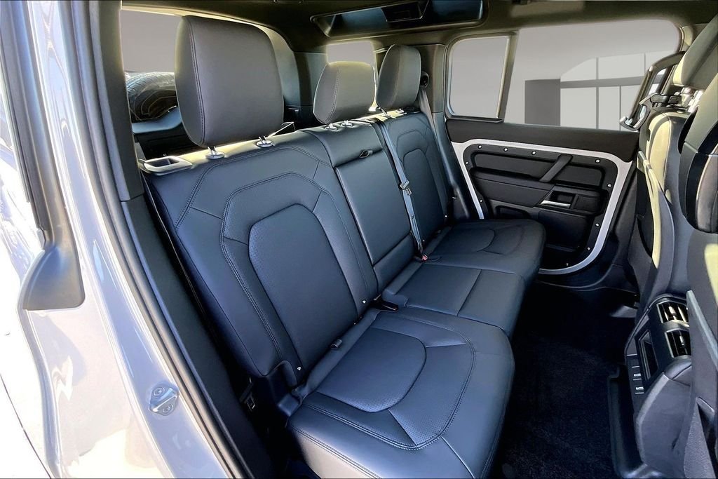 New 2026 Borasco Grey LAND ROVER X-Dynamic SE image 10