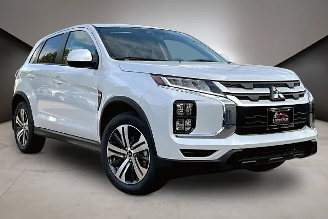New 2027 White Mitsubishi 2.0 ES 2WD image 2