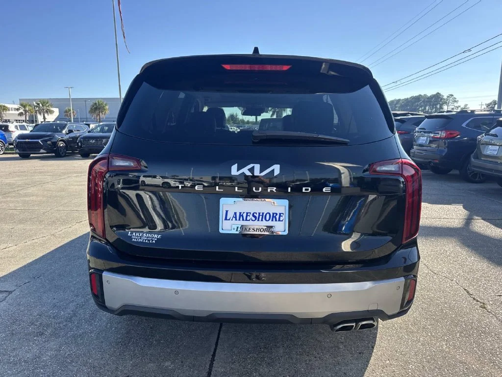Used 2024 Black Kia S image 6
