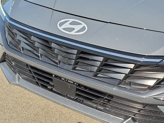 Used 2025 Gray Hyundai SEL Convenience image 36