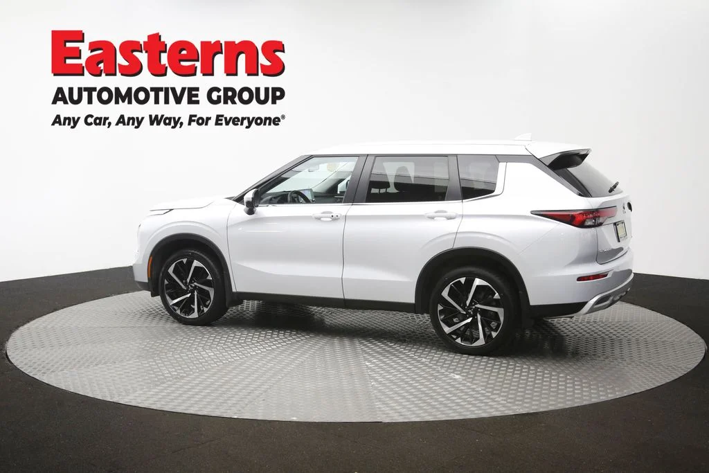 Used 2024 White Mitsubishi SE image 61