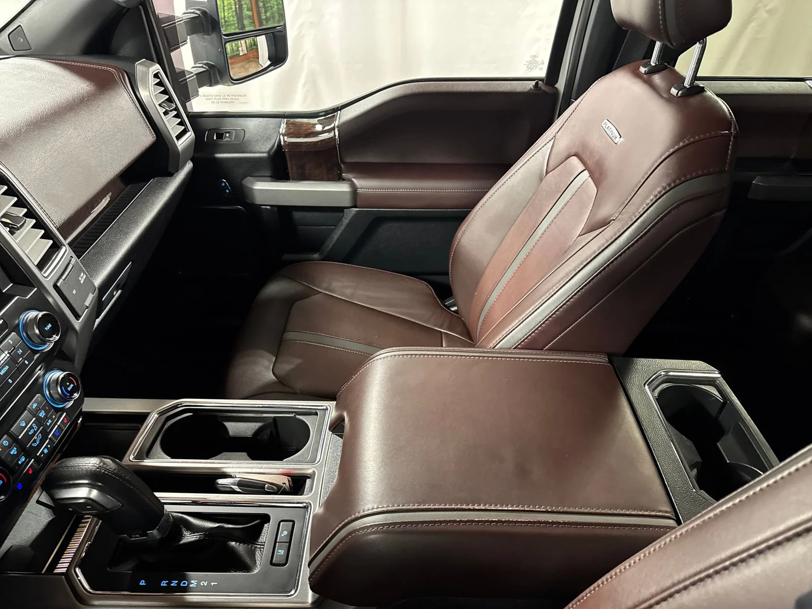 2016 Ford F-150 Platinum - Photo 27