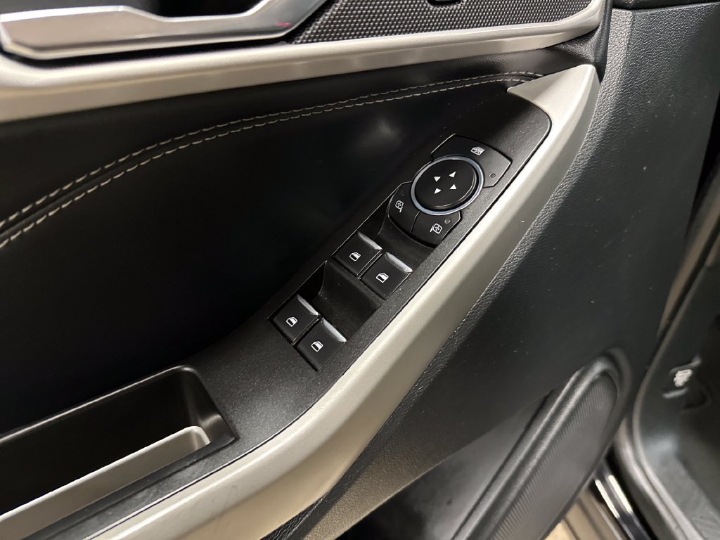 Used 2021 Black Ford XLT image 16