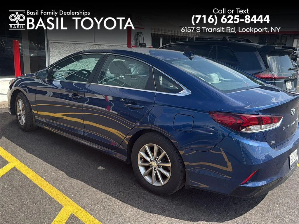 Used 2019 Lakeside Blue Hyundai SE image 1