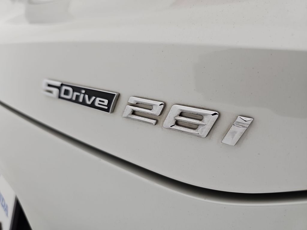 Used 2019 Mineral White Metallic BMW sDrive28i image 43