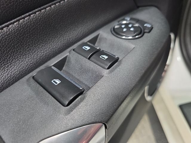 Used 2017 White Ford GT Premium image 26