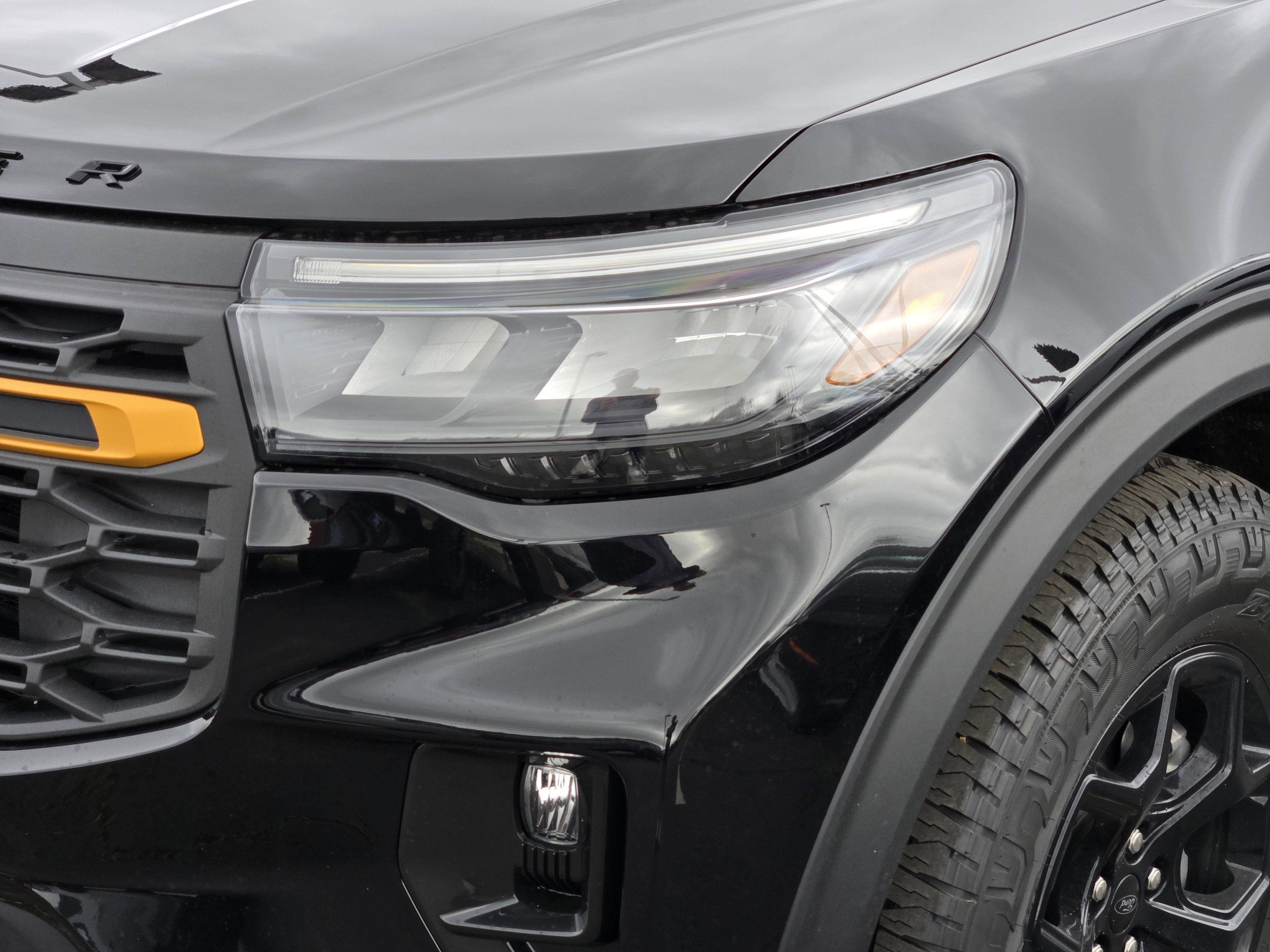 New 2026 Agate Black Metallic Ford Tremor image 5