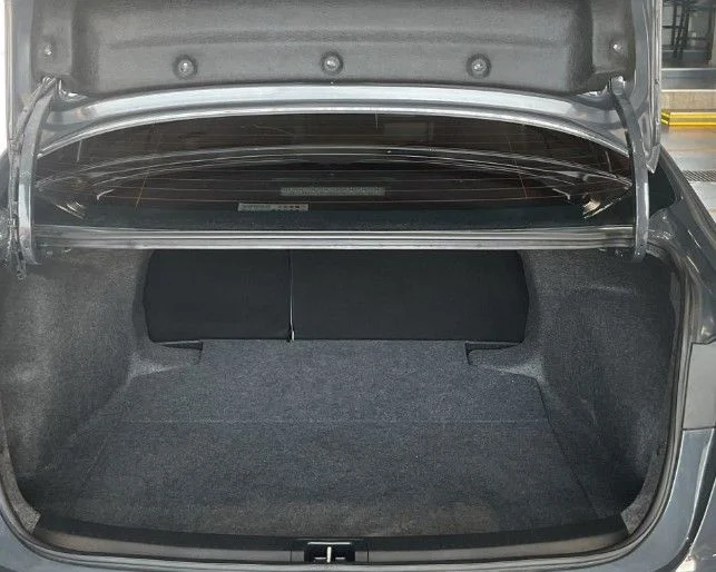 Used 2025  Toyota LE image 6