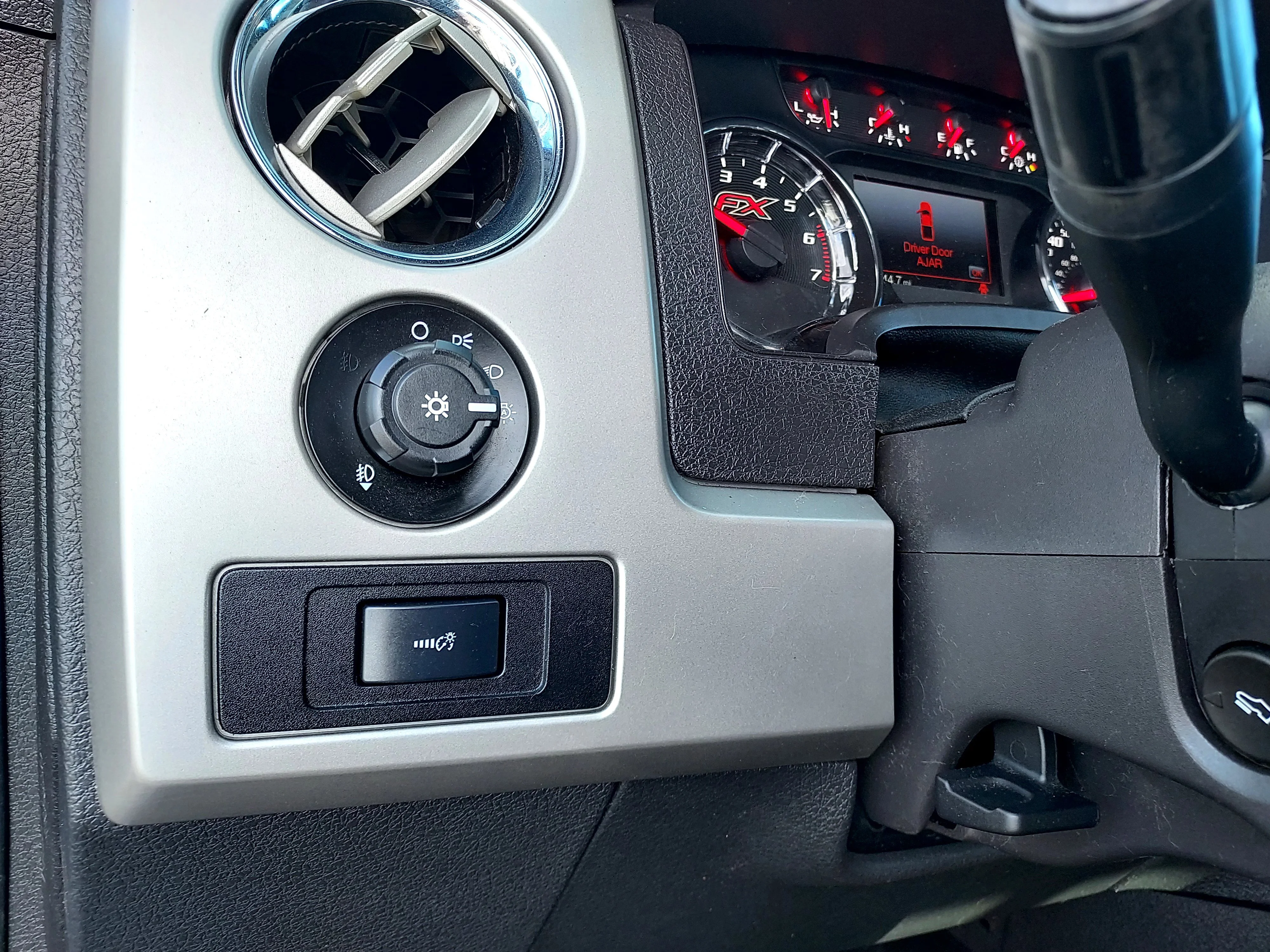 Used 2013 Gray Ford FX4 image 32