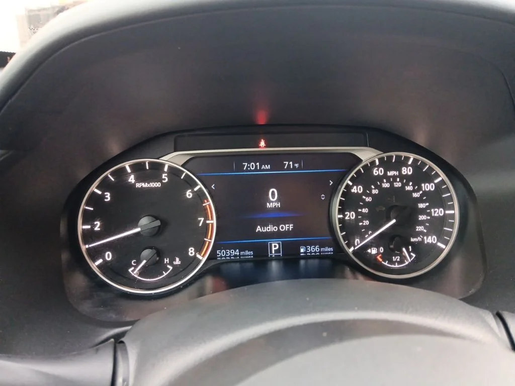 Used 2025 Scarlet Ember Nissan 2.5 SR image 18