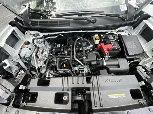 Used 2025 White Nissan SV image 28