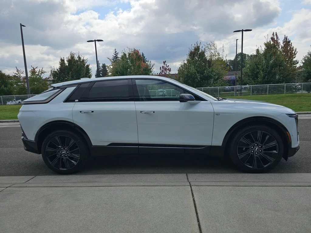New 2027 Vibrant White Tricoat Cadillac Signature Sport image 8