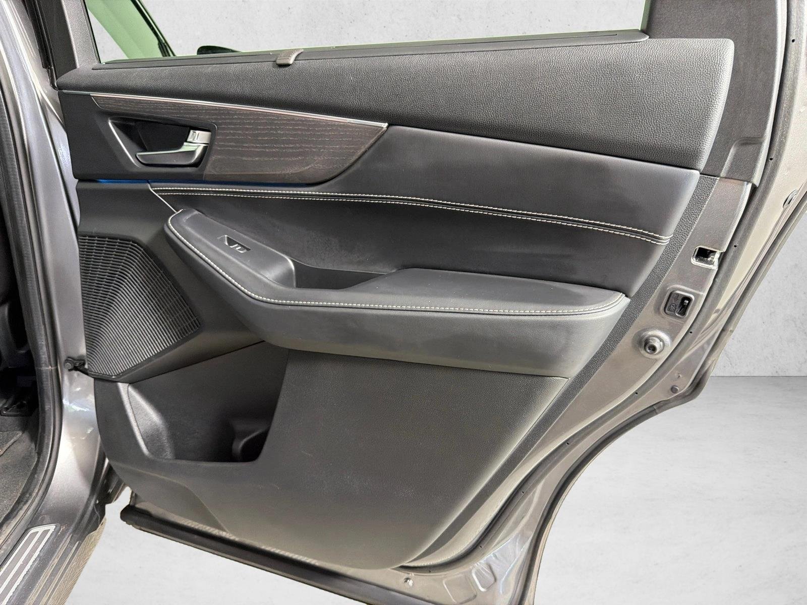 Used 2023 Silver Acura w/Advance Package image 18