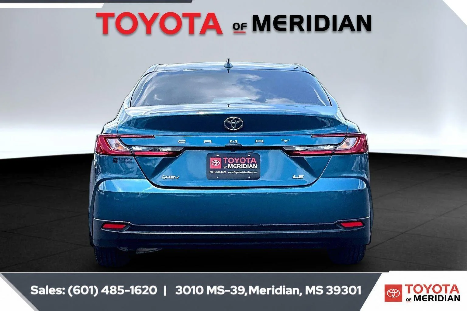 Used 2025 Ocean Gem Toyota LE image 4