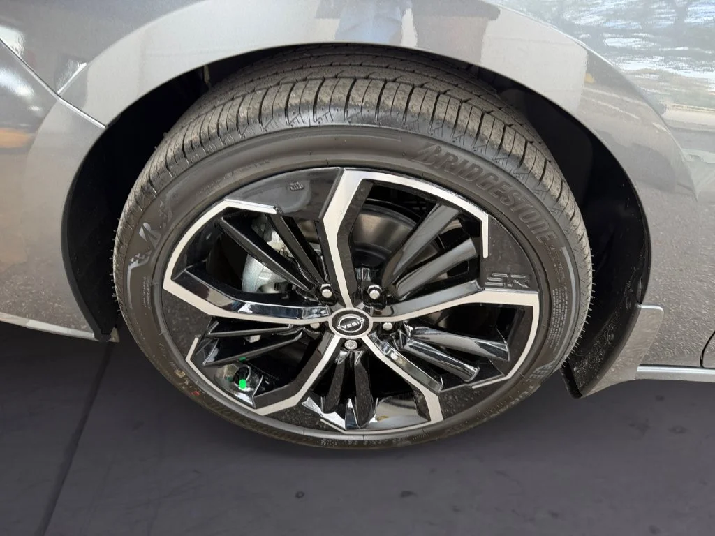 New 2026 Gray Nissan 2.5 SR image 9