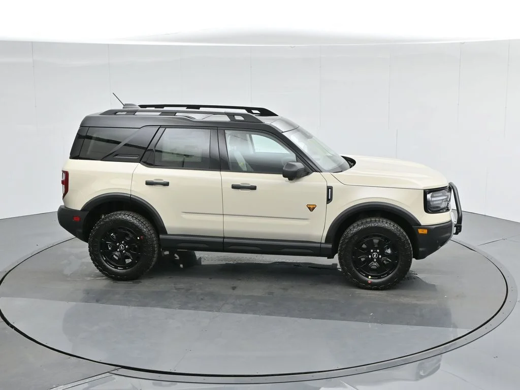 New 2025 Desert Sand Ford Badlands image 53