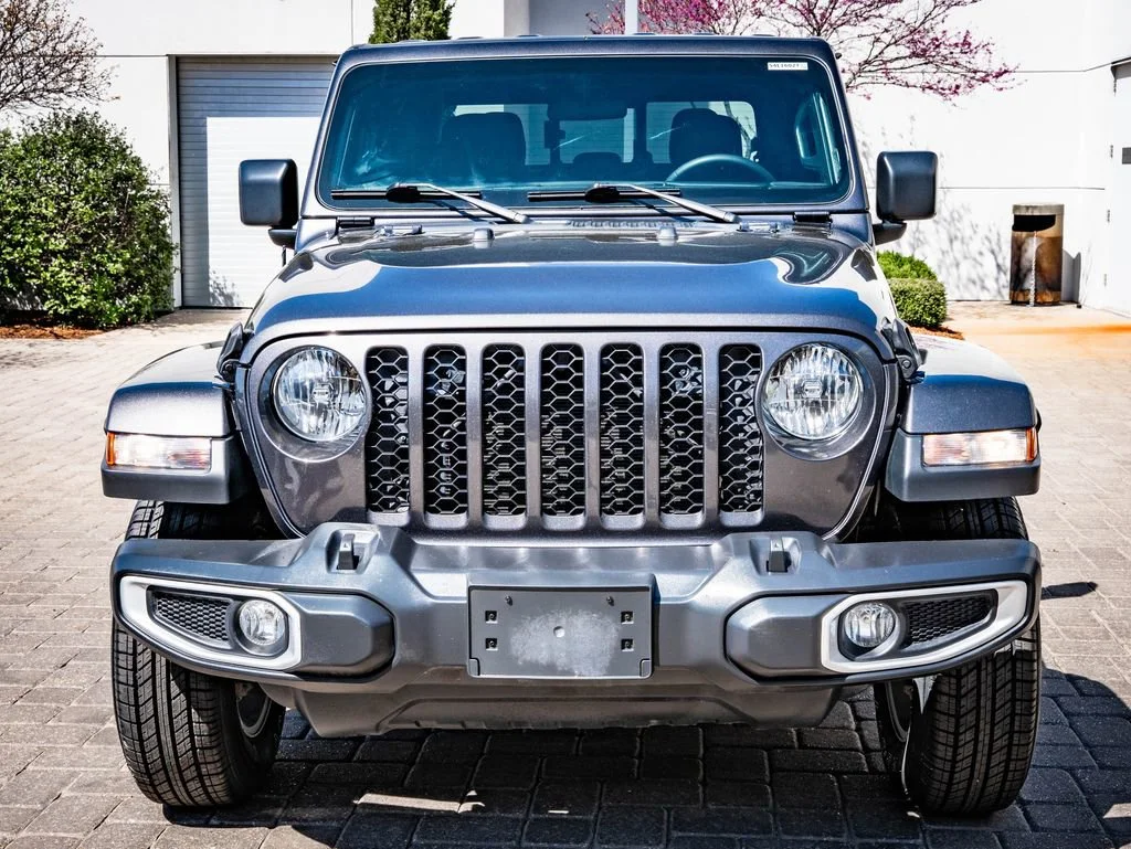 2023 Jeep Gladiator Sport S's photo