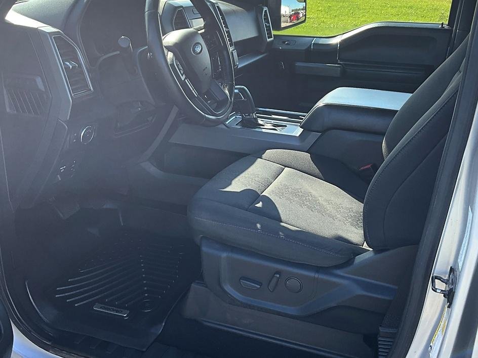 Used 2019 Silver Ford XLT image 16