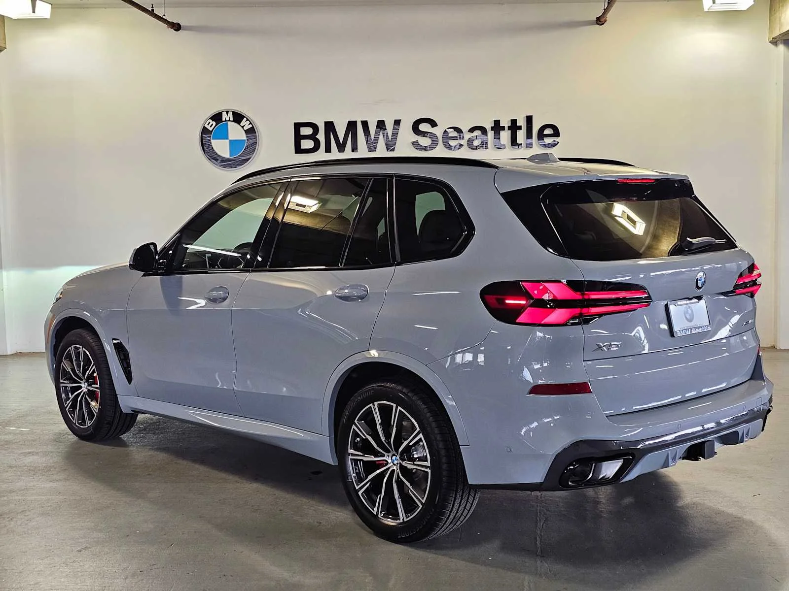 New 2026 Brooklyn Grey Metallic BMW xDrive40i image 4