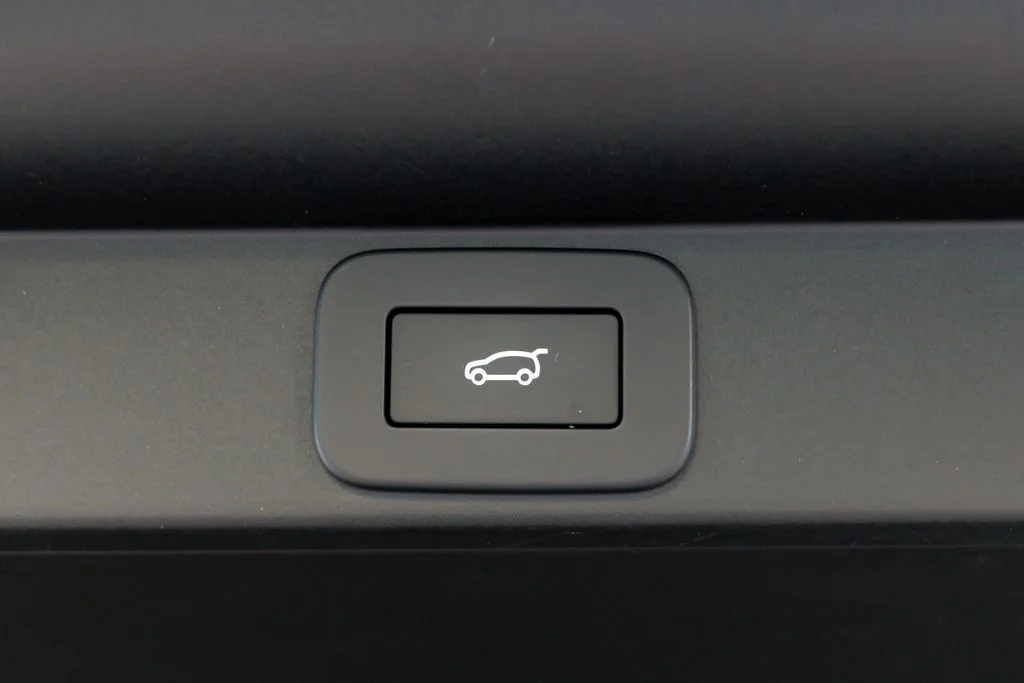 Used 2025 Gray Land Rover SE image 63