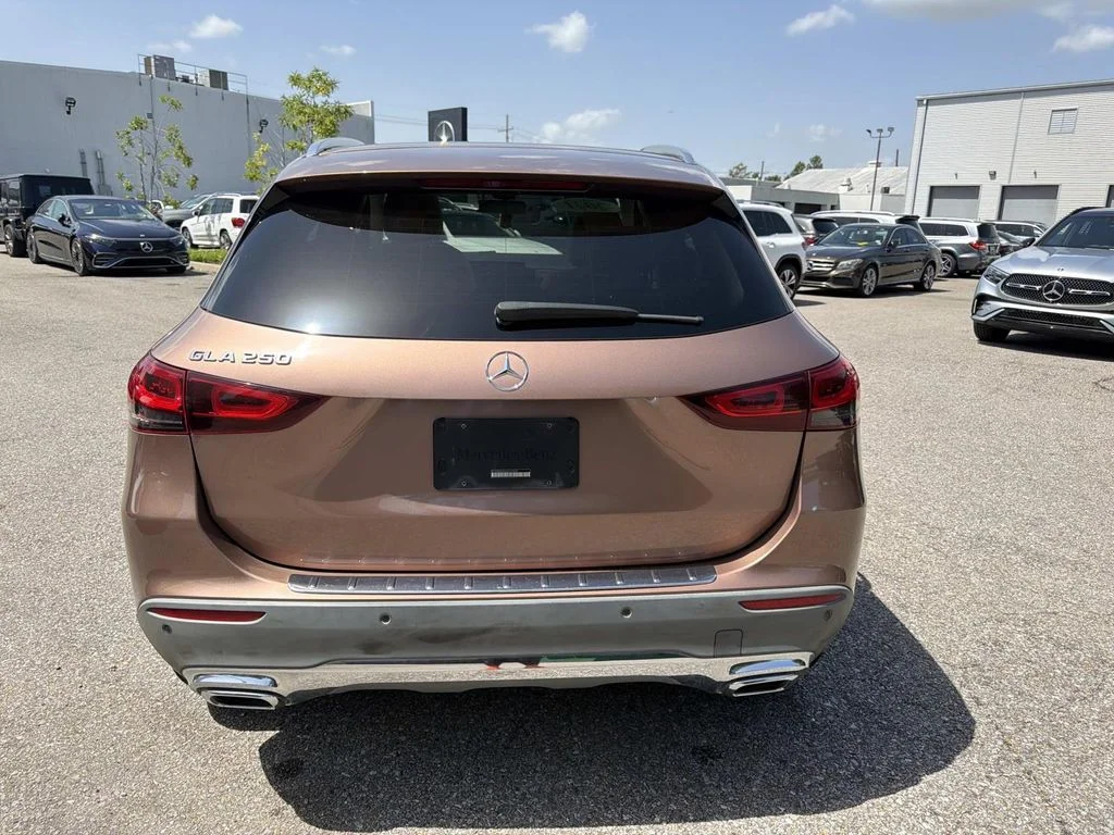 Used 2021 Red Mercedes-Benz GLA 250 image 6