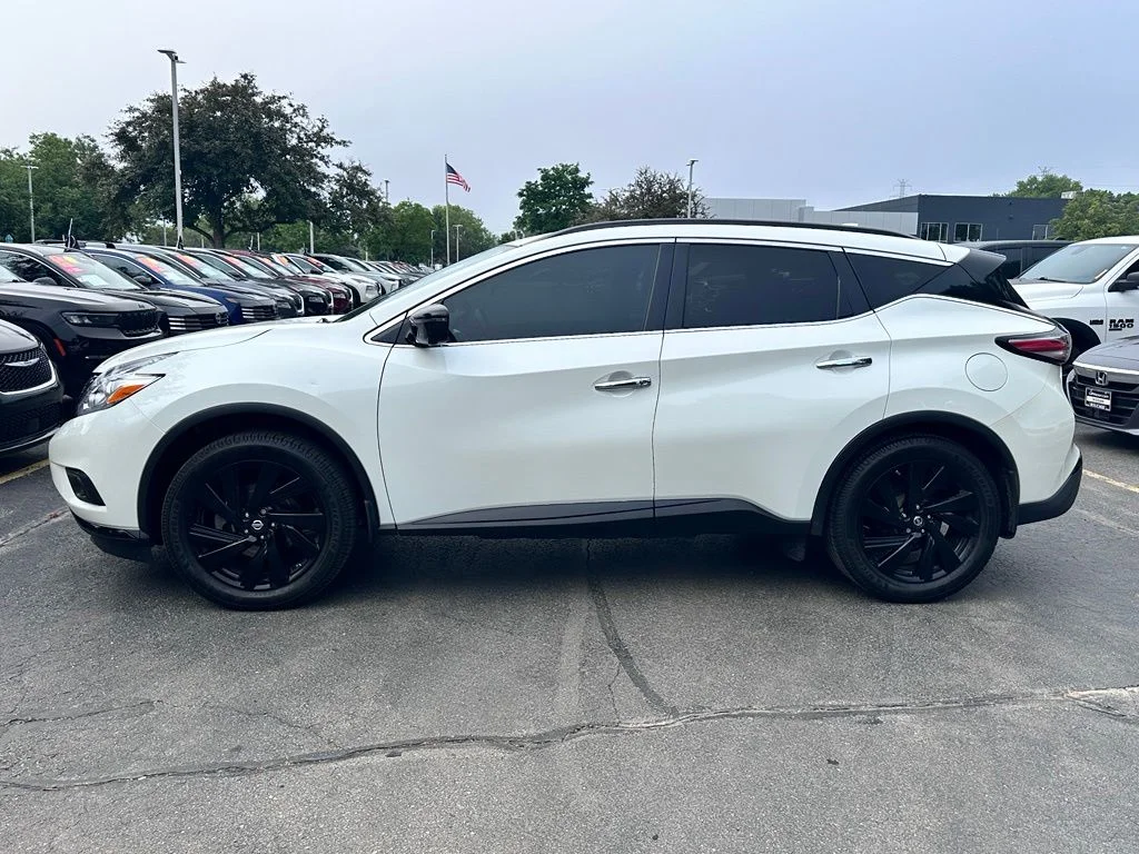 Used 2018 Pearl White Nissan SL image 8