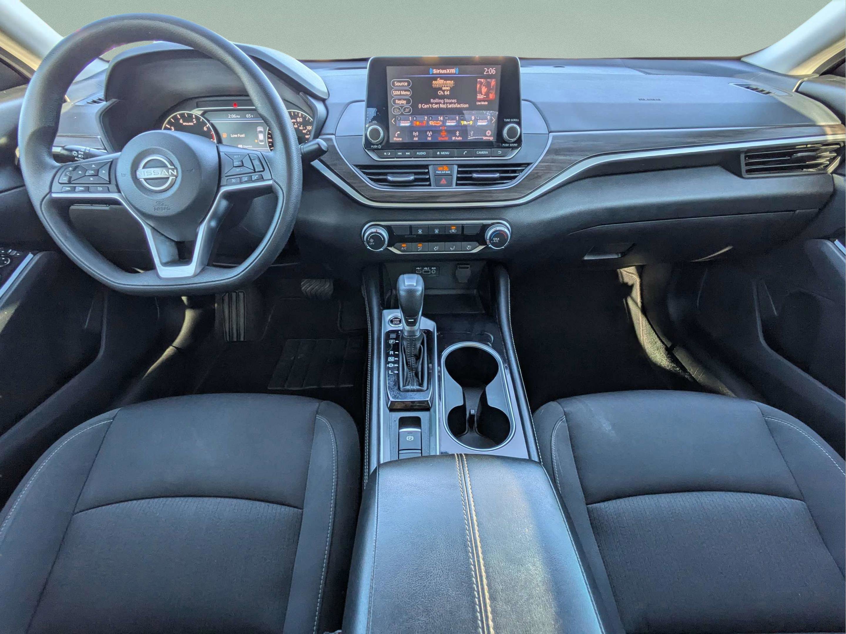 Used 2023 Super Black Nissan 2.5 SV image 13