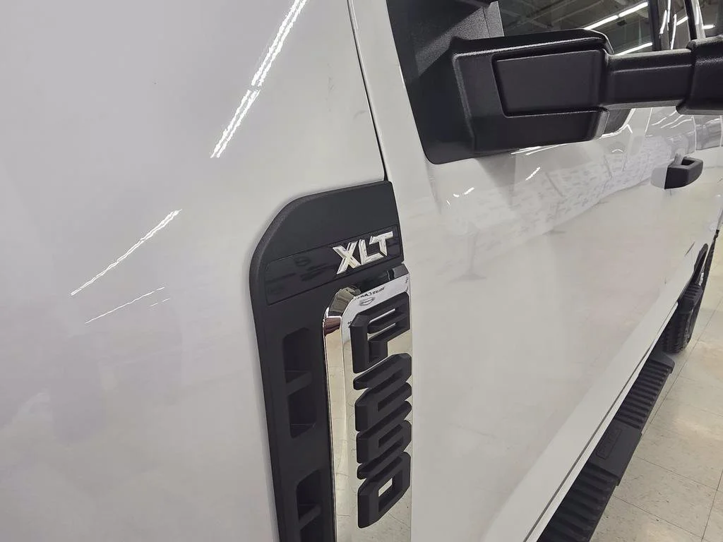 New 2026 Oxford White Ford F-250® XLT image 18