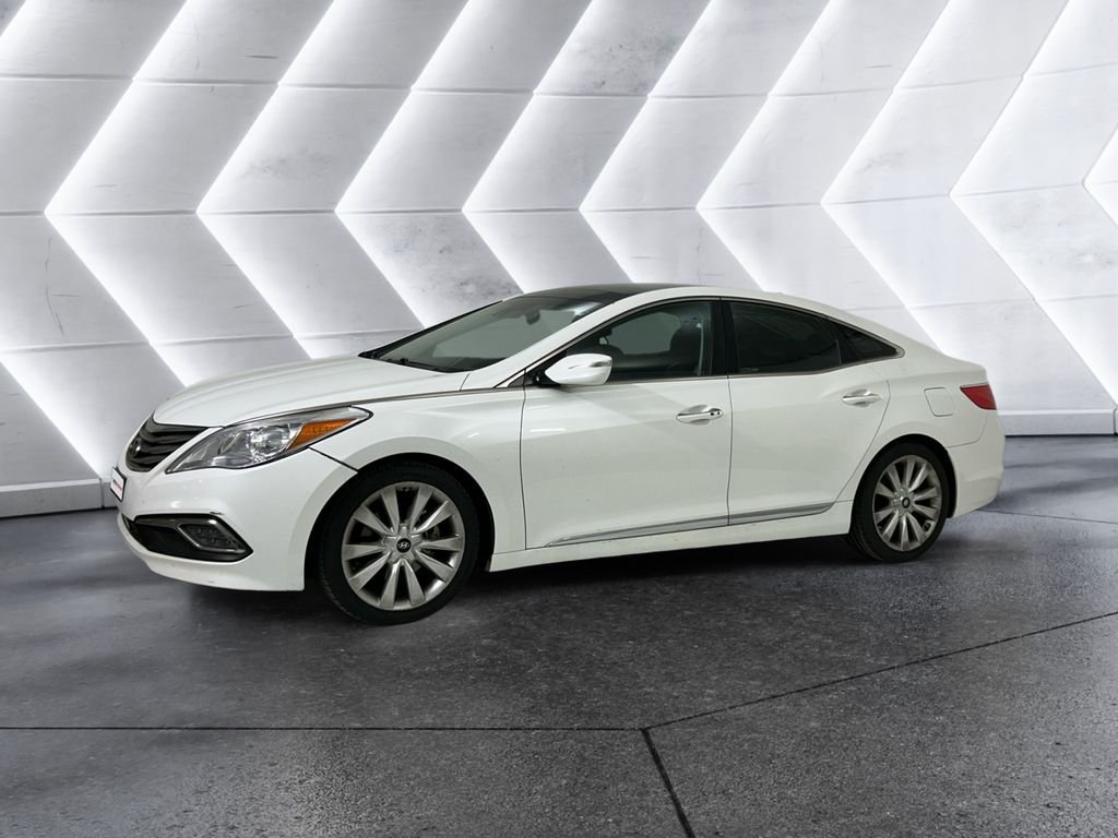 Used 2016 White Hyundai Limited image 3