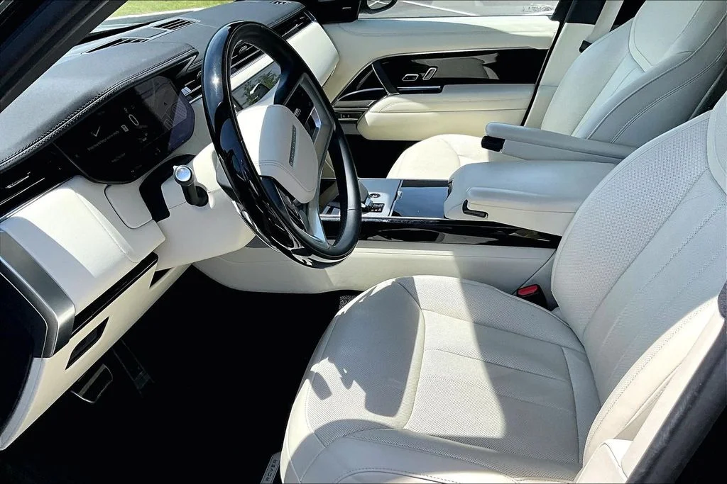 Used 2024 Black Land Rover SE image 13