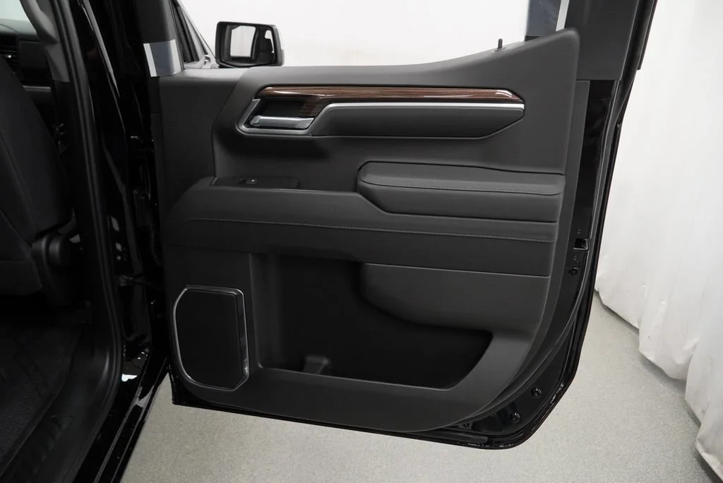 New 2026 Black Chevrolet LT image 25