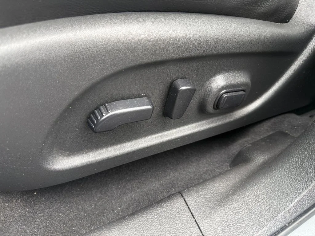 Used 2021 Gray Nissan SL image 31