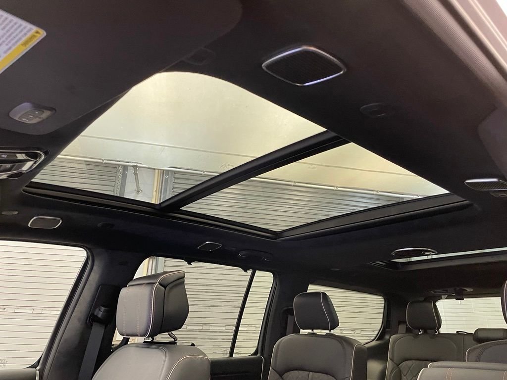 New 2026 High Gloss Black Jeep Summit Reserve image 22