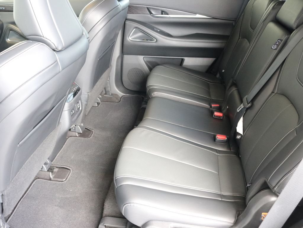 Certified Used 2023 White INFINITI Sensory image 31