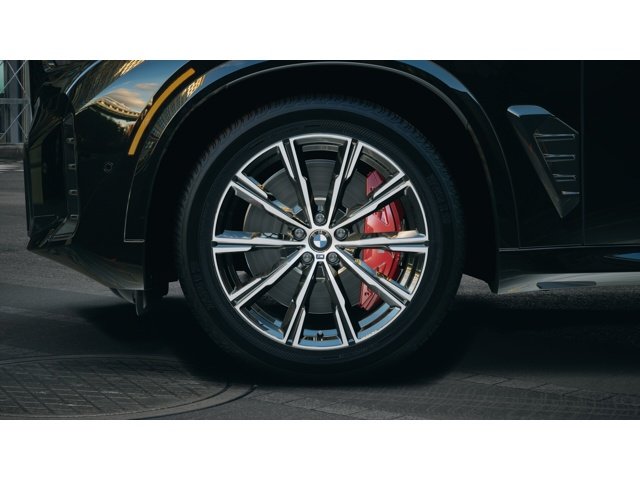 New 2026 Black Sapphire Metallic BMW xDrive40i image 7