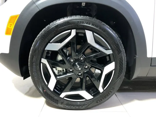 New 2026 Snow White Pearl Kia S image 15