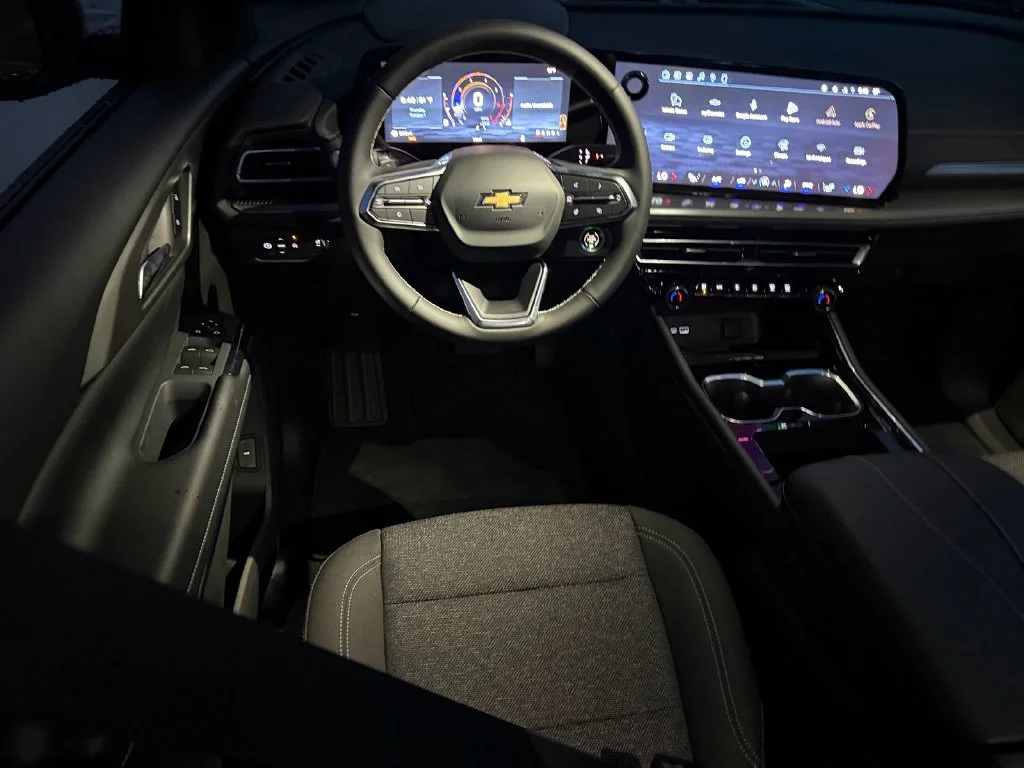 New 2027 Mosaic Black Metallic Chevrolet LT image 13