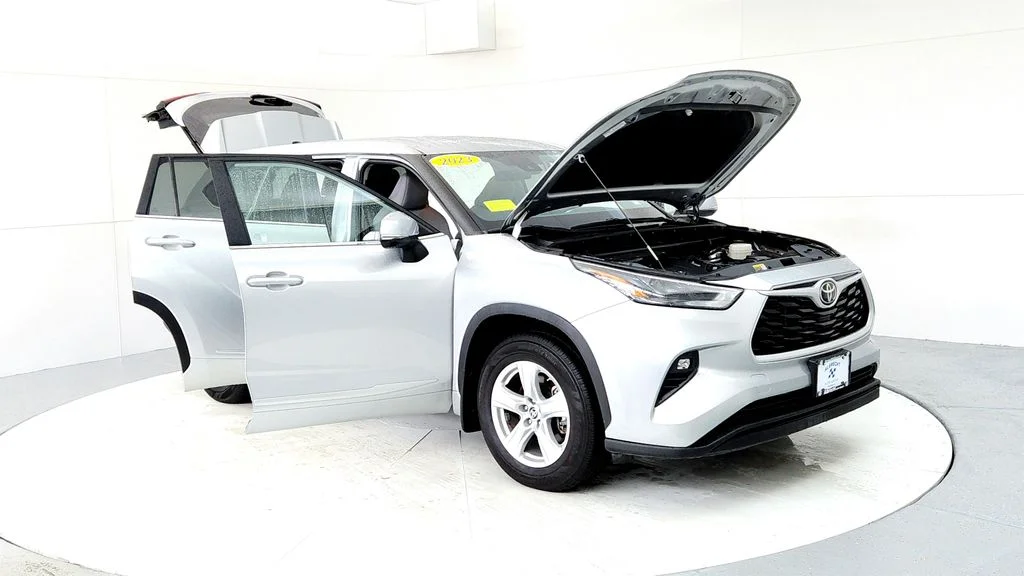 Used 2023 Silver Toyota LE image 12